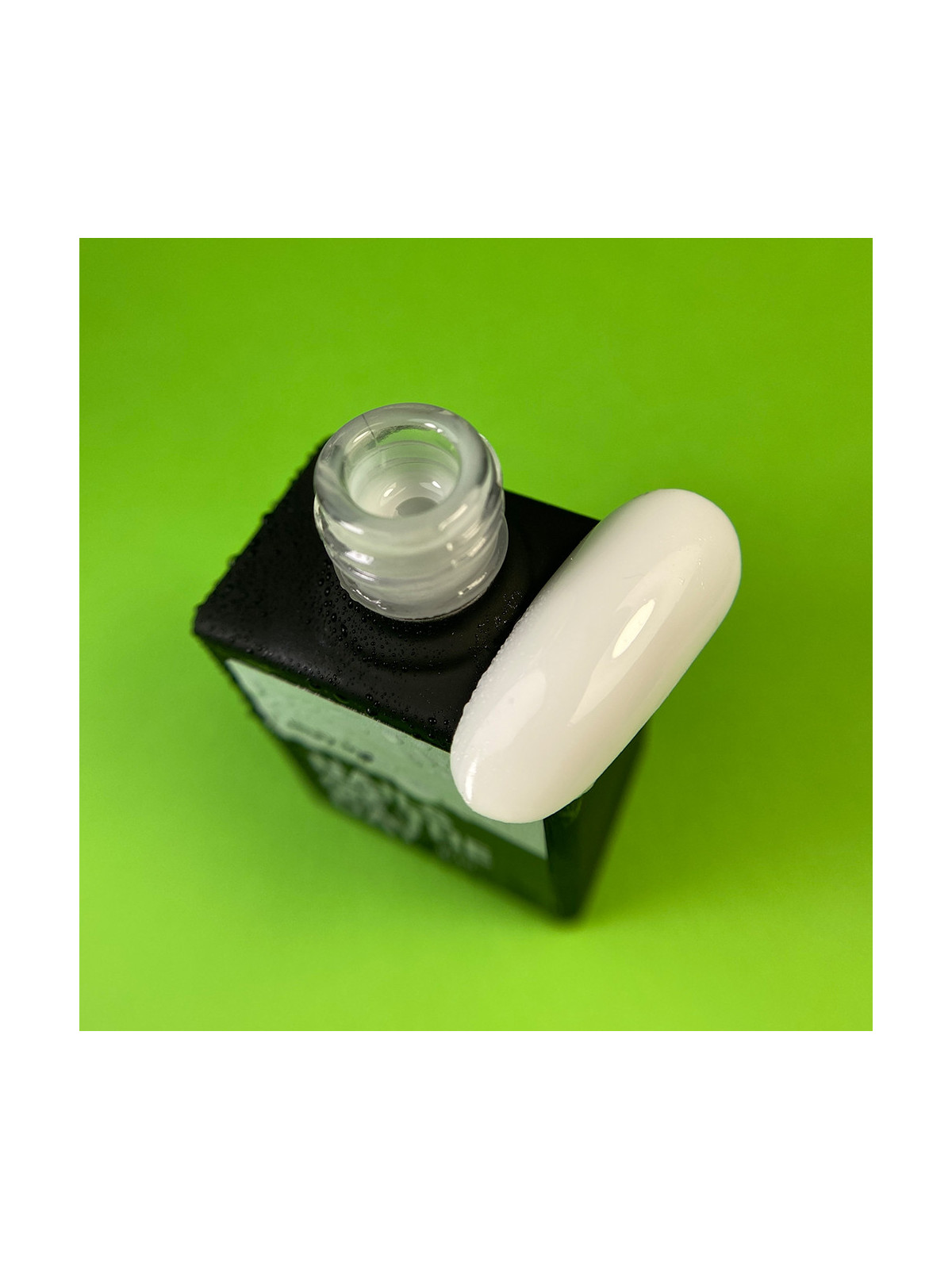 Milky Top NAILSOFTHEDAY – Mleczny Top Hybrydowy Bez Warstwy Dyspersyjnej
