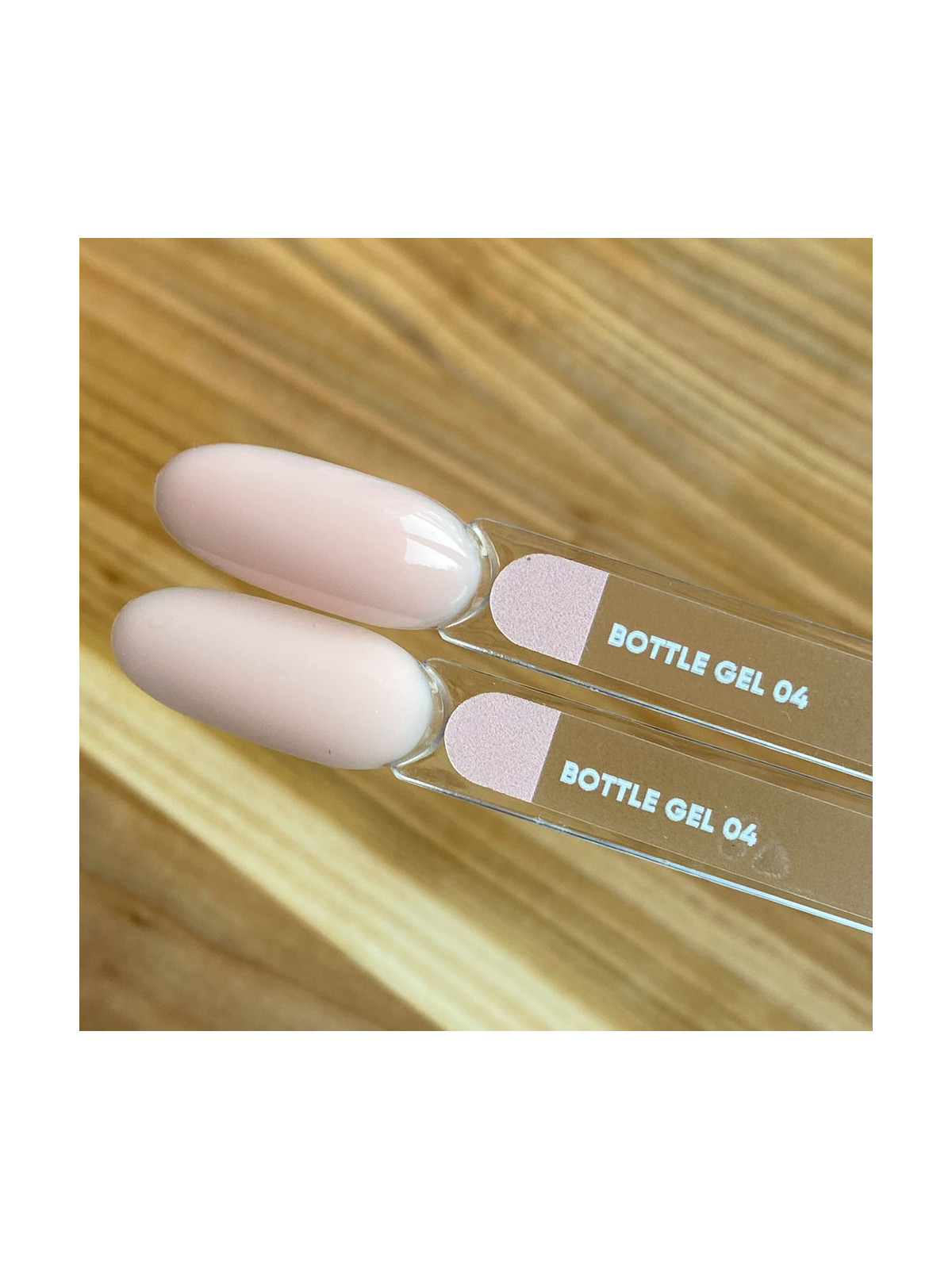 Bottle Gel 04 NAILSOFTHEDAY – Profesjonalny Mleczno-Beżowy Żel Budujący